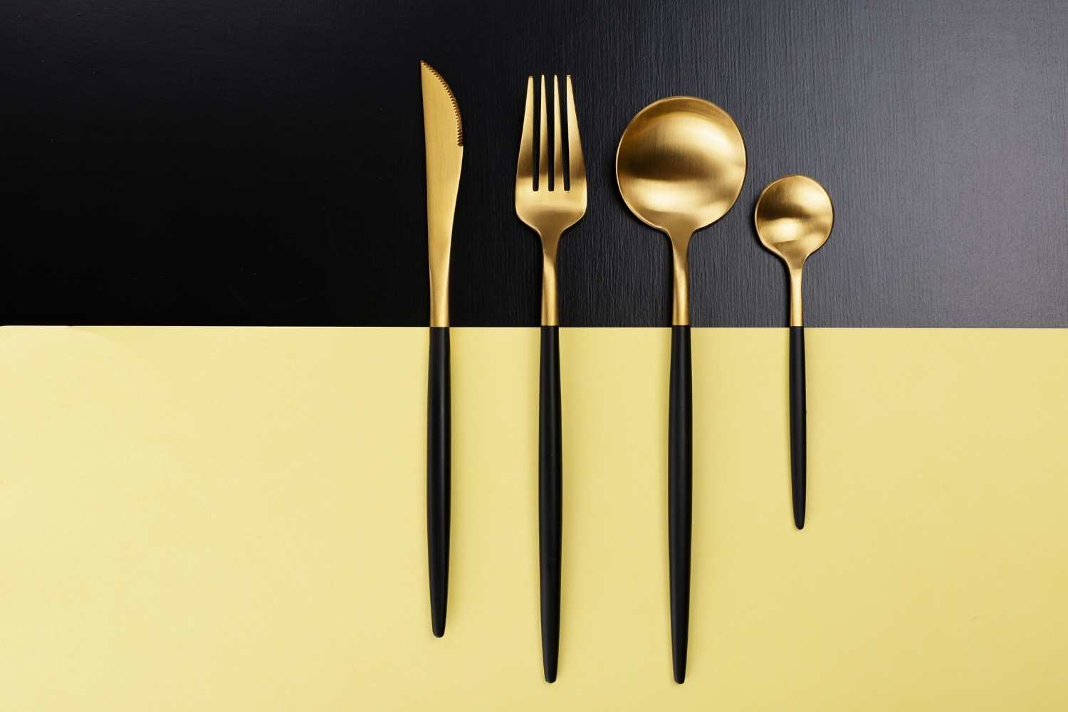 Besteck eindecken in der Gastronomie