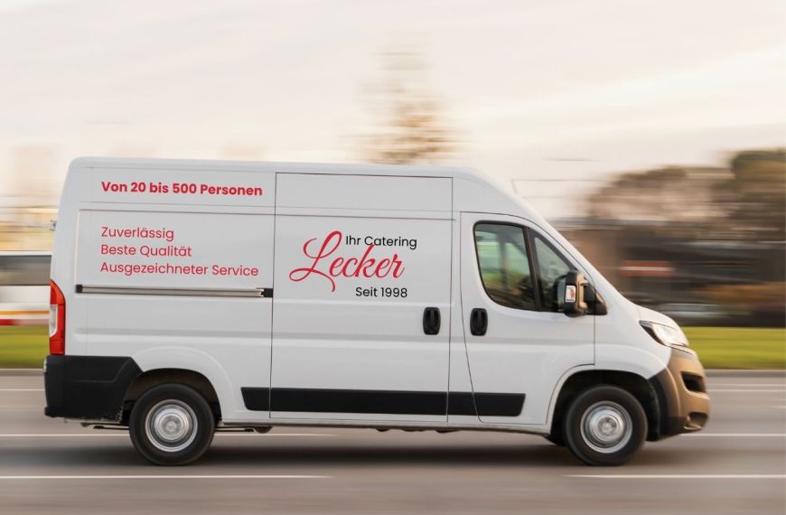 Catering Organisation Transporter mit Cateringaufdruck